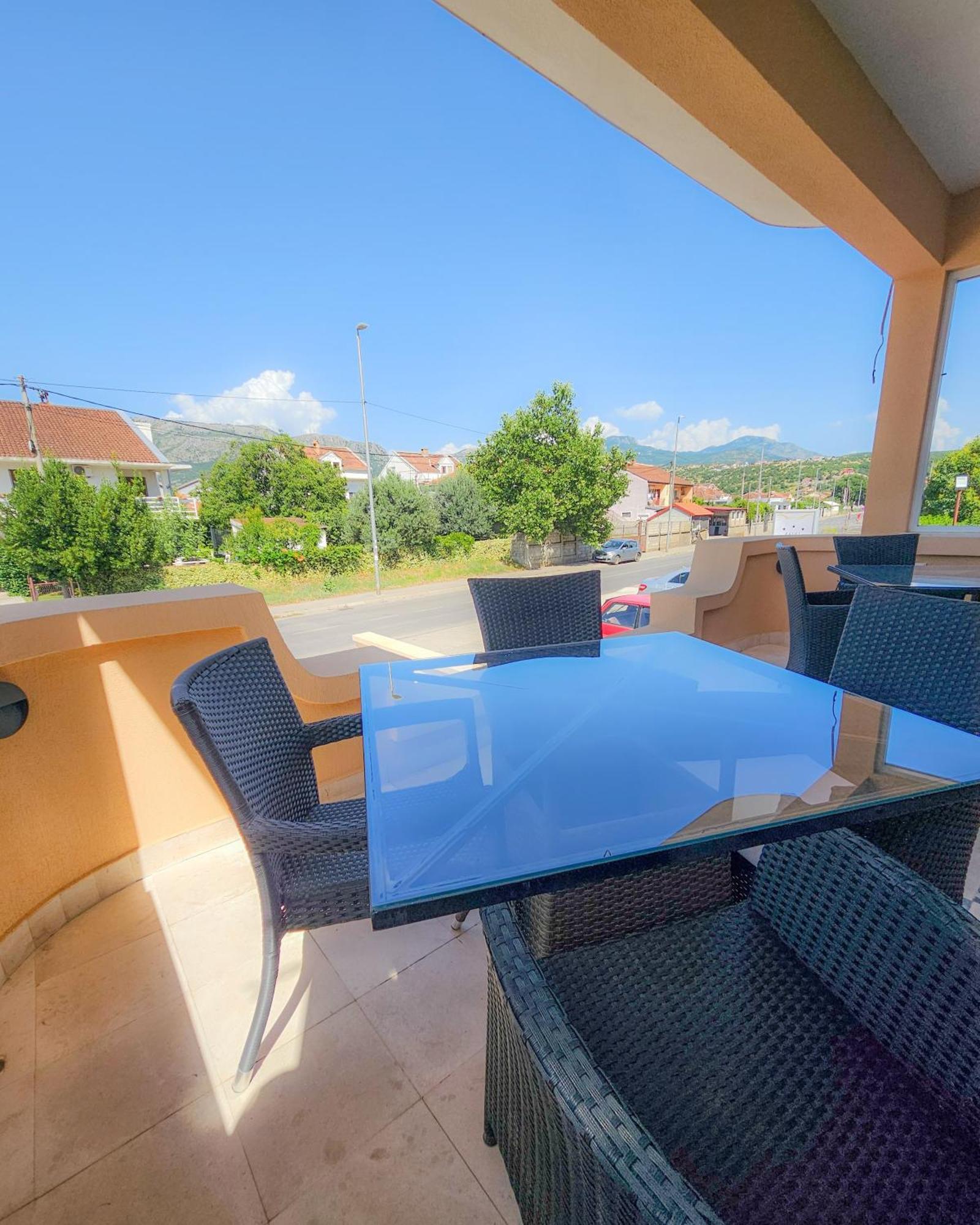 Mali Hotel Bambis Podgorica Exterior photo